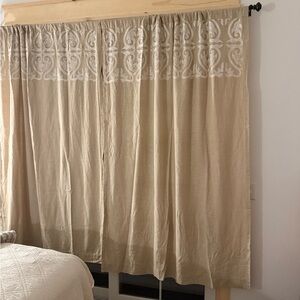 Target Threshold 4 Curtian Panels